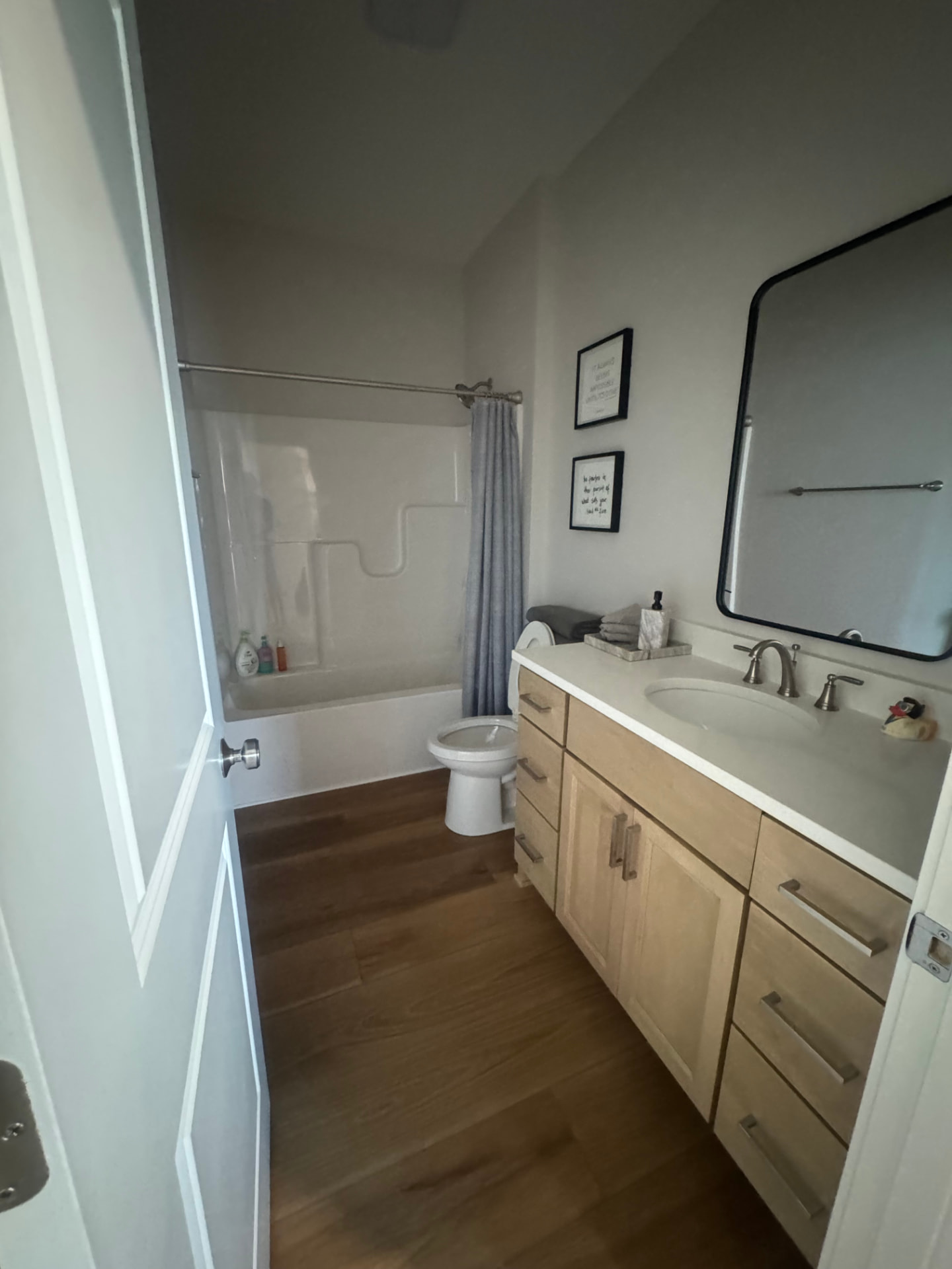 Airbnb Bathroom Turnover — after cleaning