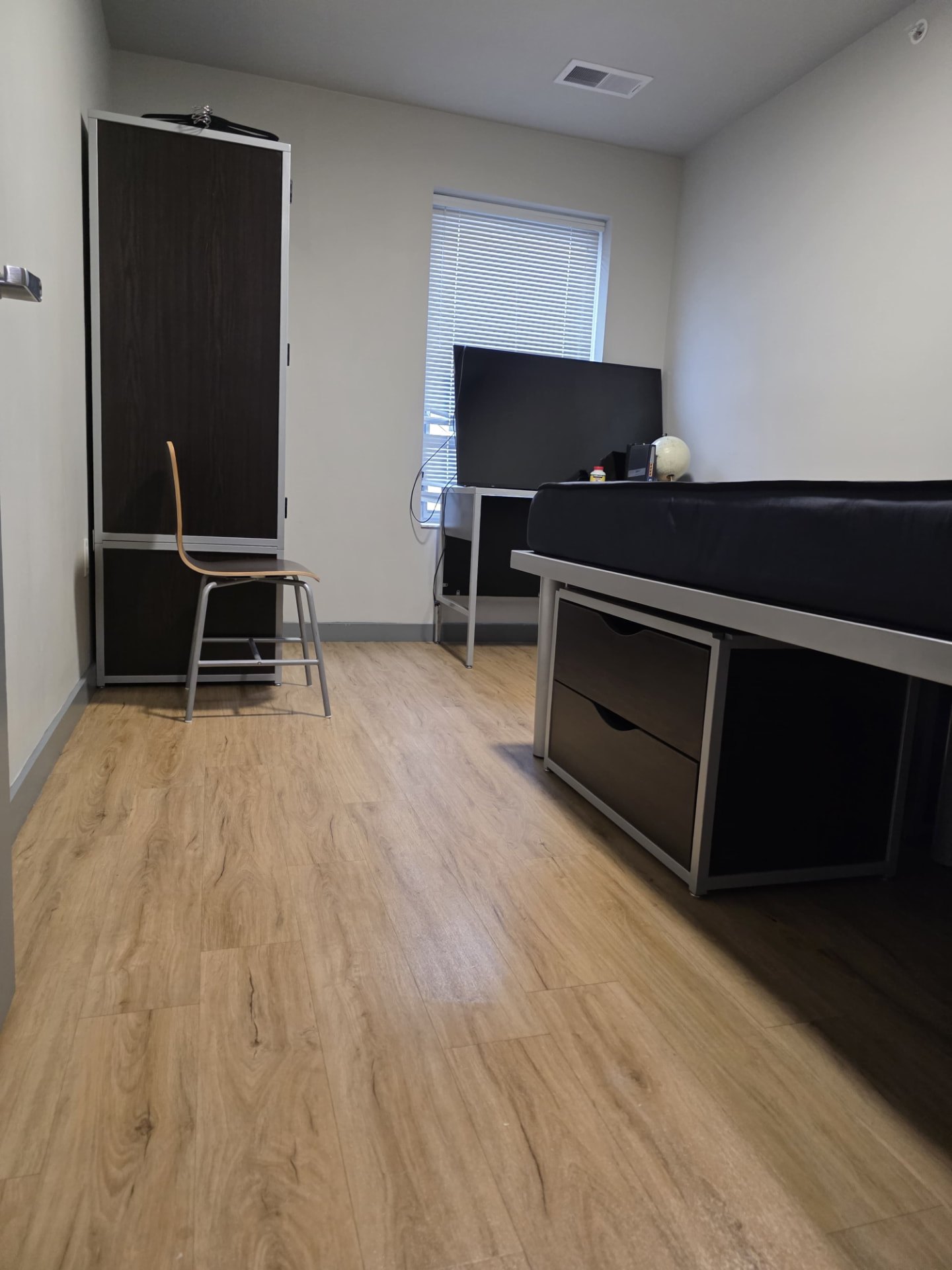 Bedroom Transformation — after cleaning
